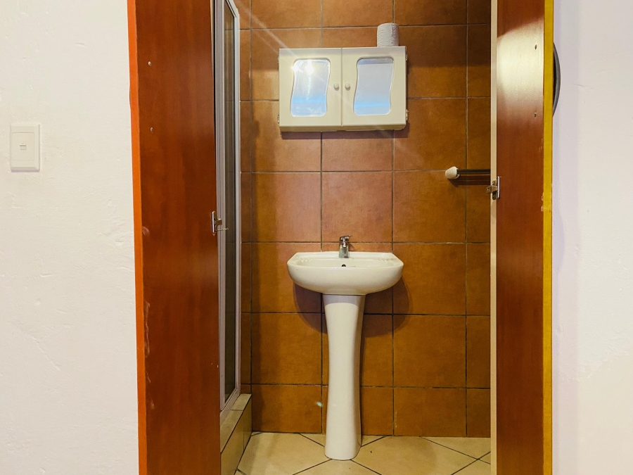 2 Bedroom Property for Sale in Waterval East North West